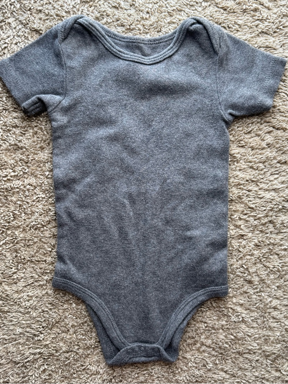 The Peanutshell Layette Gray Short Sleeve Bodysuit 12M